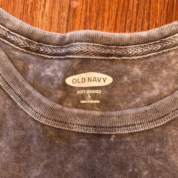 Men’s Large Old Navy Soft-Washed Tshirt - Picture 2 of 4